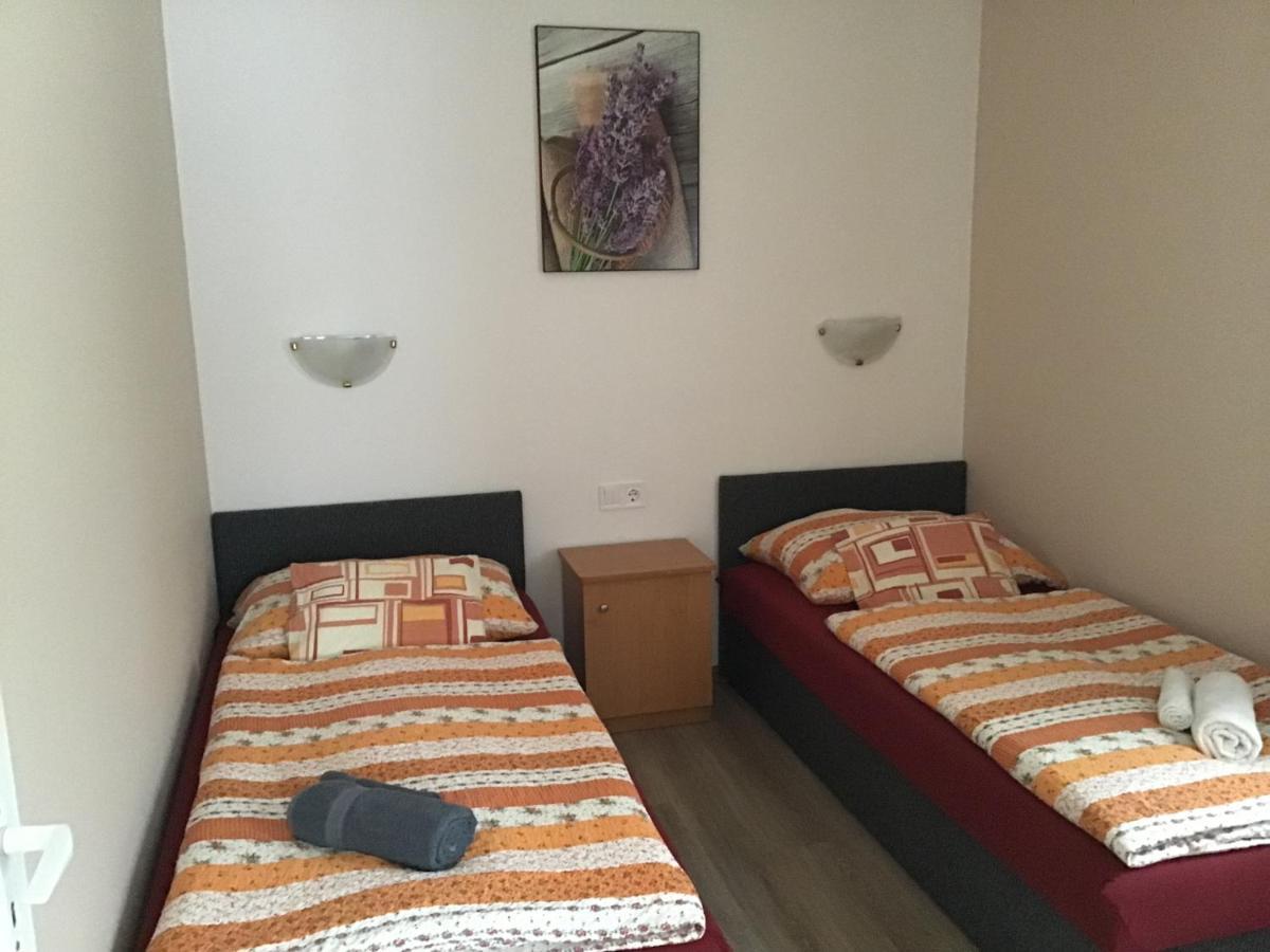 Dravecz Apartman Balatonlelle Bagian luar foto