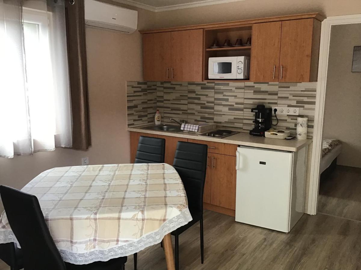 Dravecz Apartman Balatonlelle Bagian luar foto